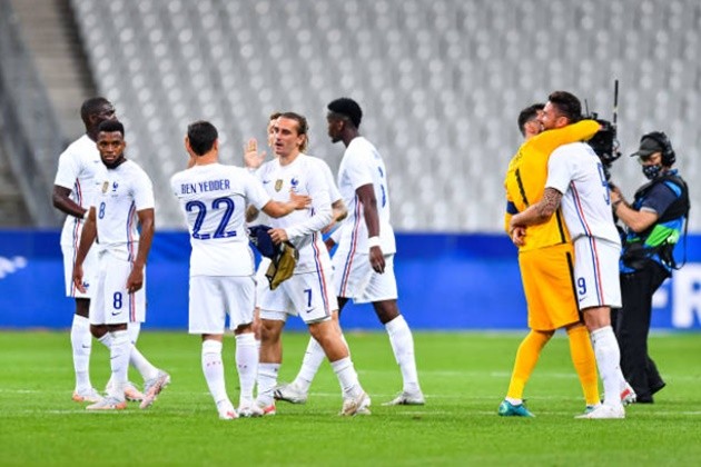 Phản ứng của Mbappe sau khi Giroud khi bàn - Bóng Đá