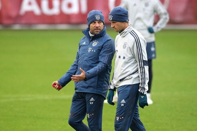 Thủ quân Neuer bay nhảy điên cuồng như 