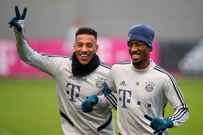 Thủ quân Neuer bay nhảy điên cuồng như 