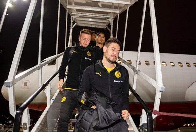 Thủ quân Neuer bay nhảy điên cuồng như 