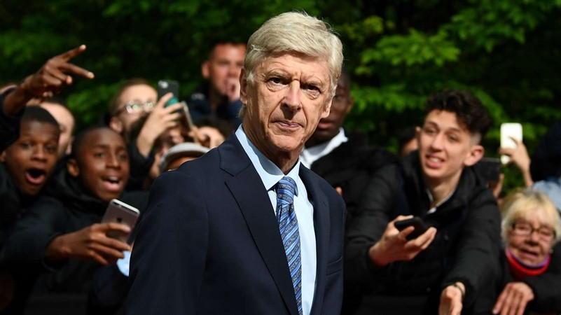 NÓNG! CEO Bayern phá vỡ im lặng về Wenger - Bóng Đá