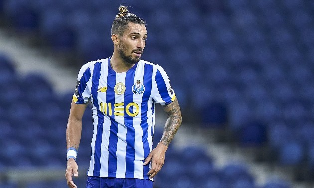 Solskjaer pleads Man Utd board to get Alex Telles  - Bóng Đá