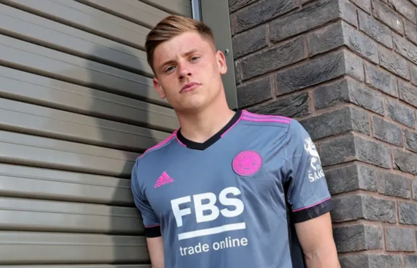 Chiêm ngưỡng áo đấu thứ 3 của 10 CLB Ngoại hạng Anh 2021/22 - Bóng Đá