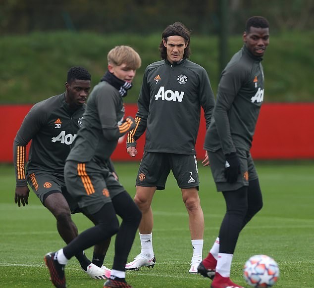 Chùm ảnh Cavani tập luyện buổi đầu ở Man Utd - Bóng Đá