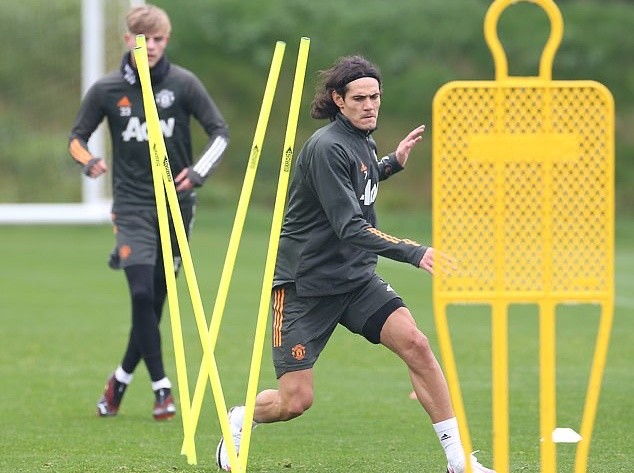 Chùm ảnh Cavani tập luyện buổi đầu ở Man Utd - Bóng Đá