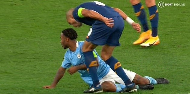 ‘Pepe almost killed Sterling’ - Bóng Đá