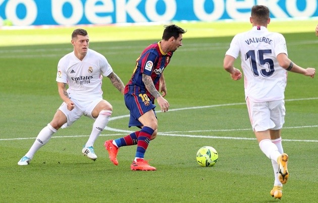 Lionel Messi skill against Sergio Ramos - Bóng Đá