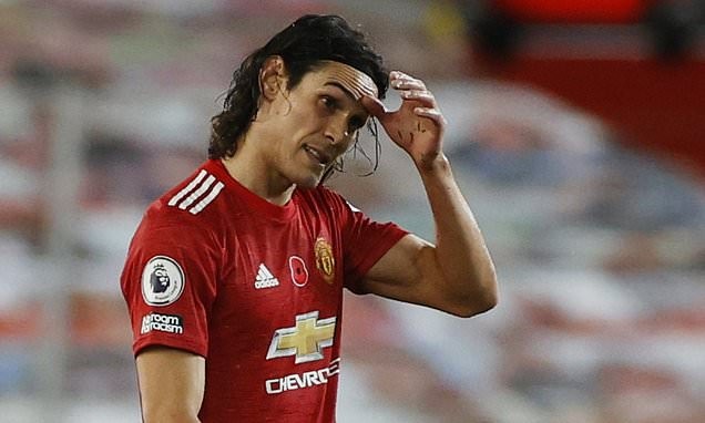 'He actually didn't do a warm-up': Roy Keane hits out at Edinson Cavani - Bóng Đá