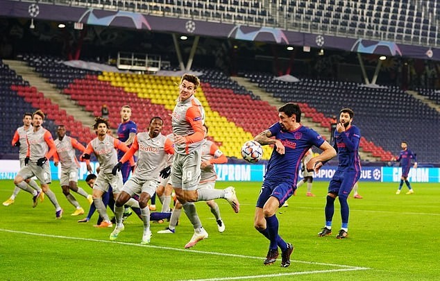 Diệt gọn Salzburg, Atletico thẳng tiến vào vòng trong - Bóng Đá