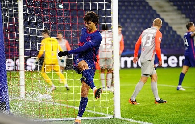 Diệt gọn Salzburg, Atletico thẳng tiến vào vòng trong - Bóng Đá