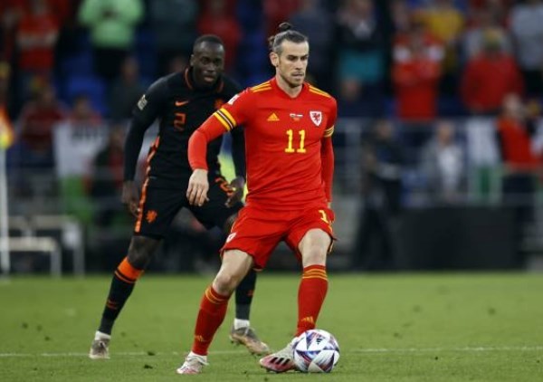 Kịch tính phút bù giờ, Hà Lan thắng nghẹt thở Xứ Wales tại Cardiff - Bóng Đá