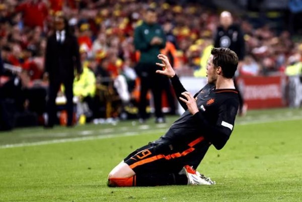 Kịch tính phút bù giờ, Hà Lan thắng nghẹt thở Xứ Wales tại Cardiff - Bóng Đá