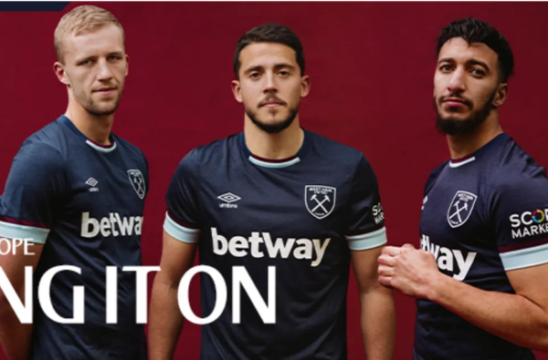 Chiêm ngưỡng áo đấu thứ 3 của 10 CLB Ngoại hạng Anh 2021/22 - Bóng Đá