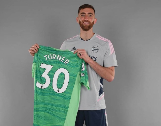 Tân binh thứ 3 tạo dáng 'cool ngầu' trong ngày ra mắt Arsenal - Bóng Đá