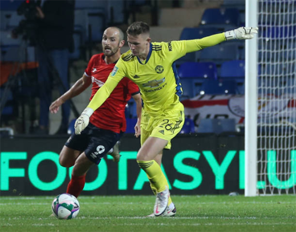 Ole Gunnar Solskjaer rates Dean Henderson after Manchester United debut - Bóng Đá
