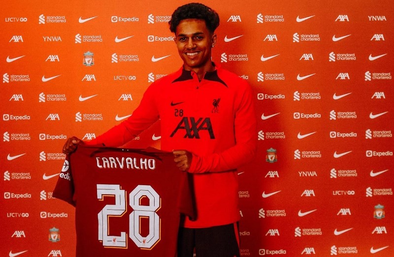 Carvalho ra mắt Liverpool, hạnh phúc nhận số áo của Gerrard - Bóng Đá