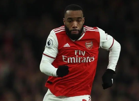 Nguy cho Arsenal, người hùng Lacazette cãi tay đôi với Emery - Bóng Đá