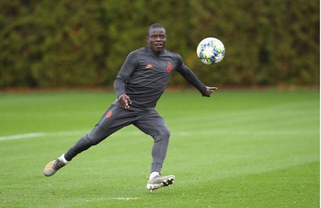 Tiếp Ajax, Chelsea chào đón 