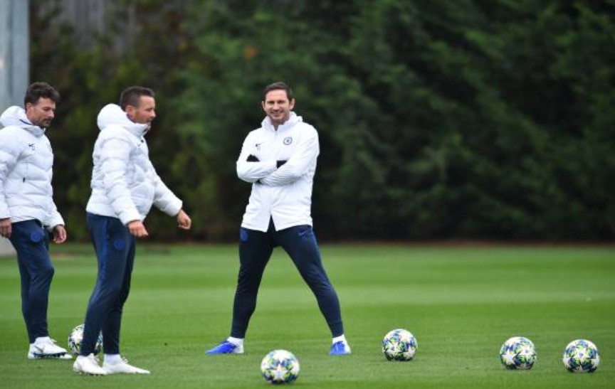 Tiếp Ajax, Chelsea chào đón 