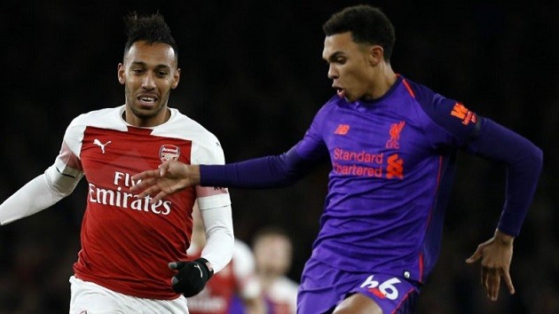 Jamie Carragher: Alexander-Arnold has to track back better - Bóng Đá