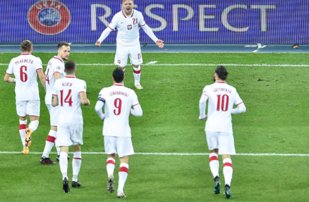 bài ảnh sau trận Hà Lan vs Ba Lan - Bóng Đá