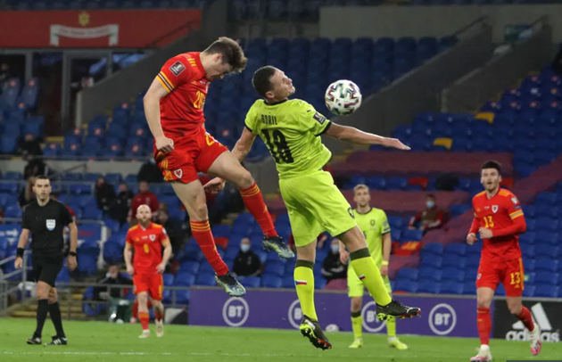 Shock as Man United star Dan James pops up with towering header for Wales after lovely Gareth Bale assist - Bóng Đá