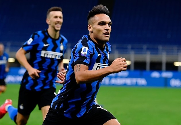 Pictures: Alex Telles in United kits and training gear - Bóng Đá