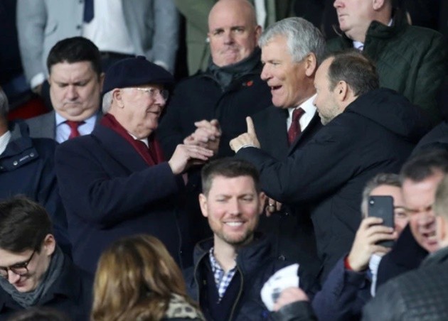 Ảnh cuộc trò chuyện Sir Alex - Woodward - Bóng Đá