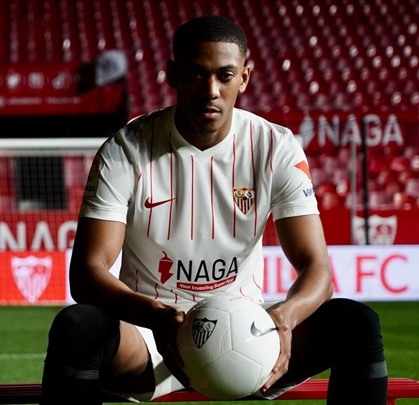 Greenwood lộ mặt lần đầu sau scandal - Bóng Đá