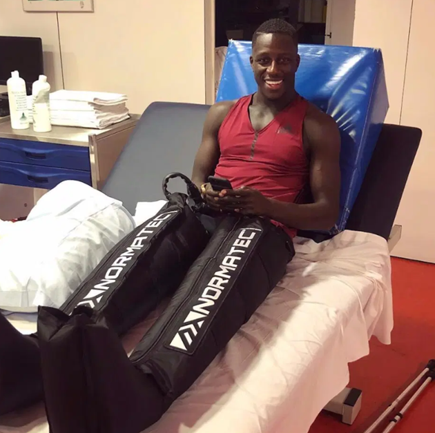 Introducing the Michelin Man-style trousers that Anthony Joshua, Bale and Thiago Silva use in muscle recovery - Bóng Đá