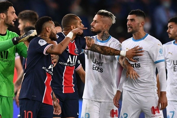 neymar phân biệt chủng tộc với Sakai - Bóng Đá