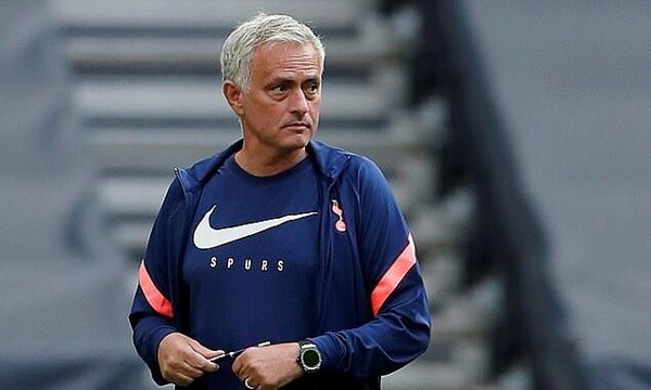 Phản ứng của Ed Woodward khi được khuyên mua Messi - Bóng Đá