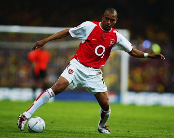 Messi hoảng hồn khi được xin chữ ký - Bóng Đá