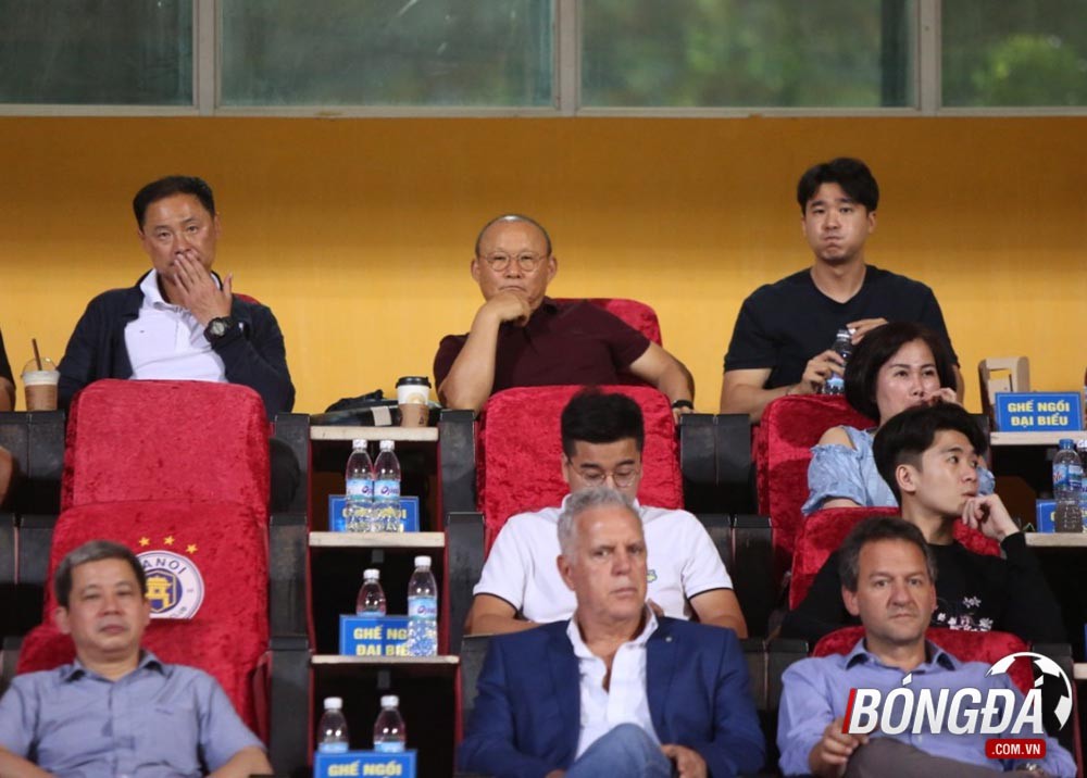 Ảnh sau trận Hà Nội vs TP.HCM - Bóng Đá