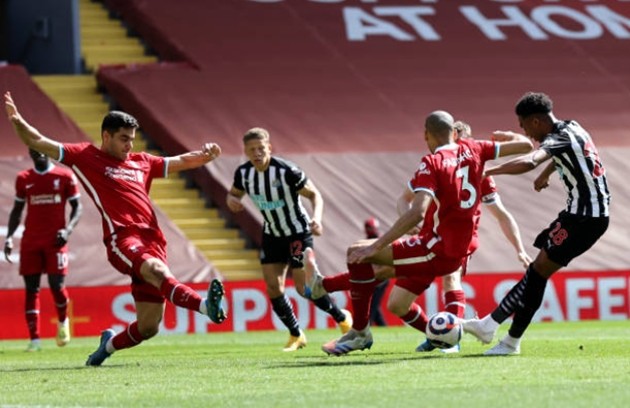 5 phút bù giờ trận Liverpool - Newcastle - Bóng Đá