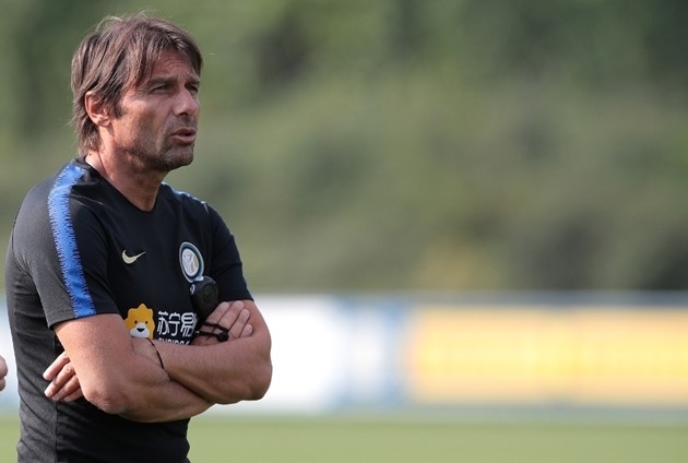 Alexis Sanchez để lộ bắp chân cực khủng trên sân tập của Inter Milan - Bóng Đá