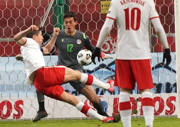 Lewandowksi nghỉ 4 tuần - Bóng Đá