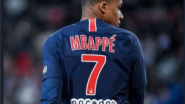 Những cầu thủ đổi sang mặc áo số 7 - Bóng Đá