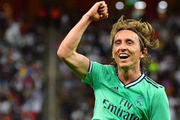 Modric willing to take salary cut to extend Real Madrid contract - Bóng Đá