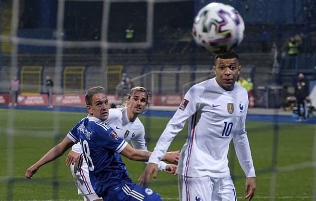 bài bình luận trận tuyển Pháp - Bóng Đá