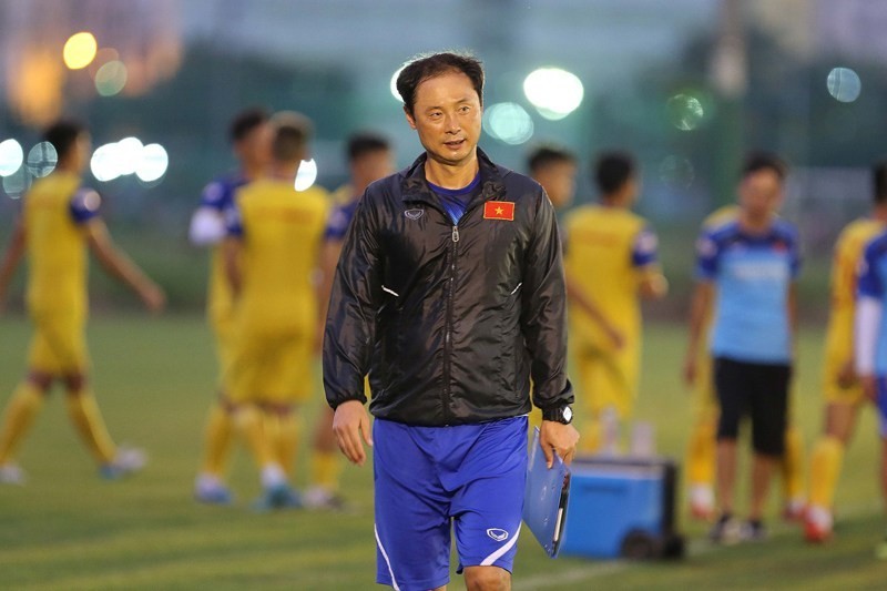 Thầy Park bận bịu cùng ĐTQG, ai sẽ là 