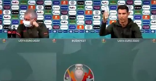 Học theo Ronaldo, Pogba khiến  - Bóng Đá