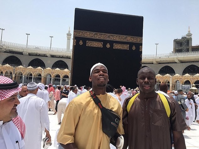 Học theo Ronaldo, Pogba khiến  - Bóng Đá