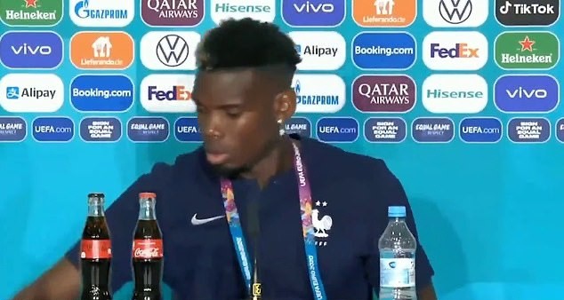Học theo Ronaldo, Pogba khiến  - Bóng Đá