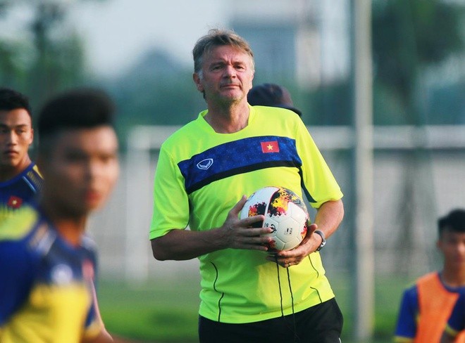 CHÍNH THỨC: HLV Troussier gọi 11 cầu thủ HAGL lên U17 Việt Nam - Bóng Đá