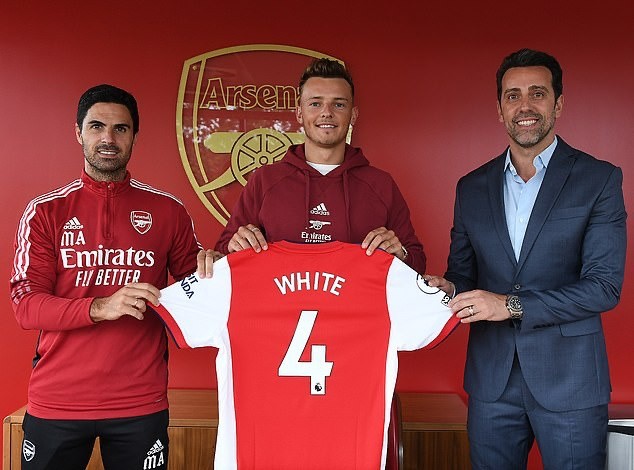 Ra mắt Arsenal, bom tấn đắt giá chốt số áo huyền thoại - Bóng Đá