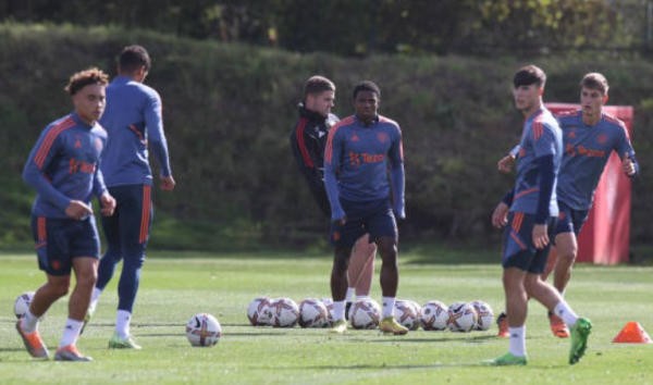 Man Utd trở lại tập luyện, chuẩn bị đại chiến Man City - Bóng Đá