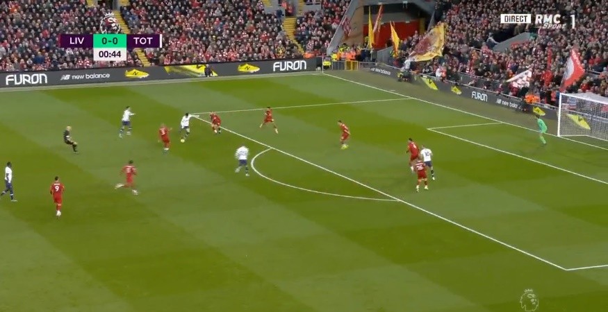 Van Dijk rất nhanh nhưng không đỡ nổi 'thánh nhọ' Liverpool - Bóng Đá