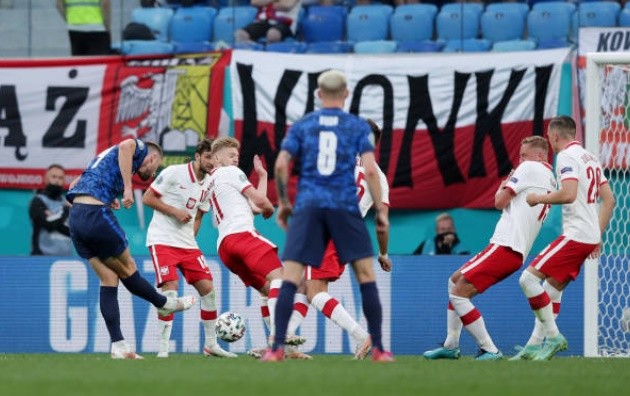 Nhiệt tình thành thảm họa, Ba Lan 'phơi áo' trước Slovakia - Bóng Đá