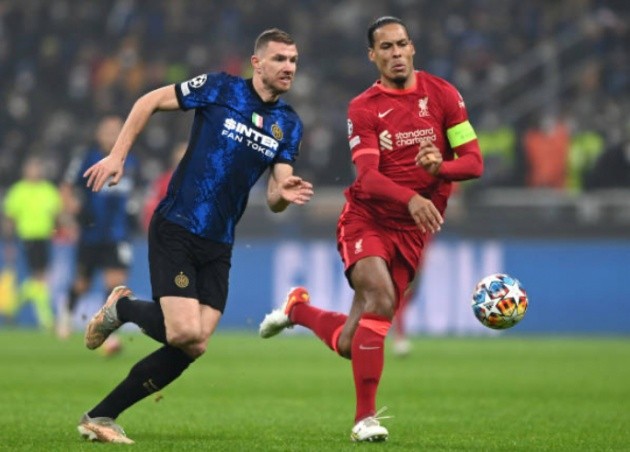 ảnh van dijk xiên dzeko - Bóng Đá